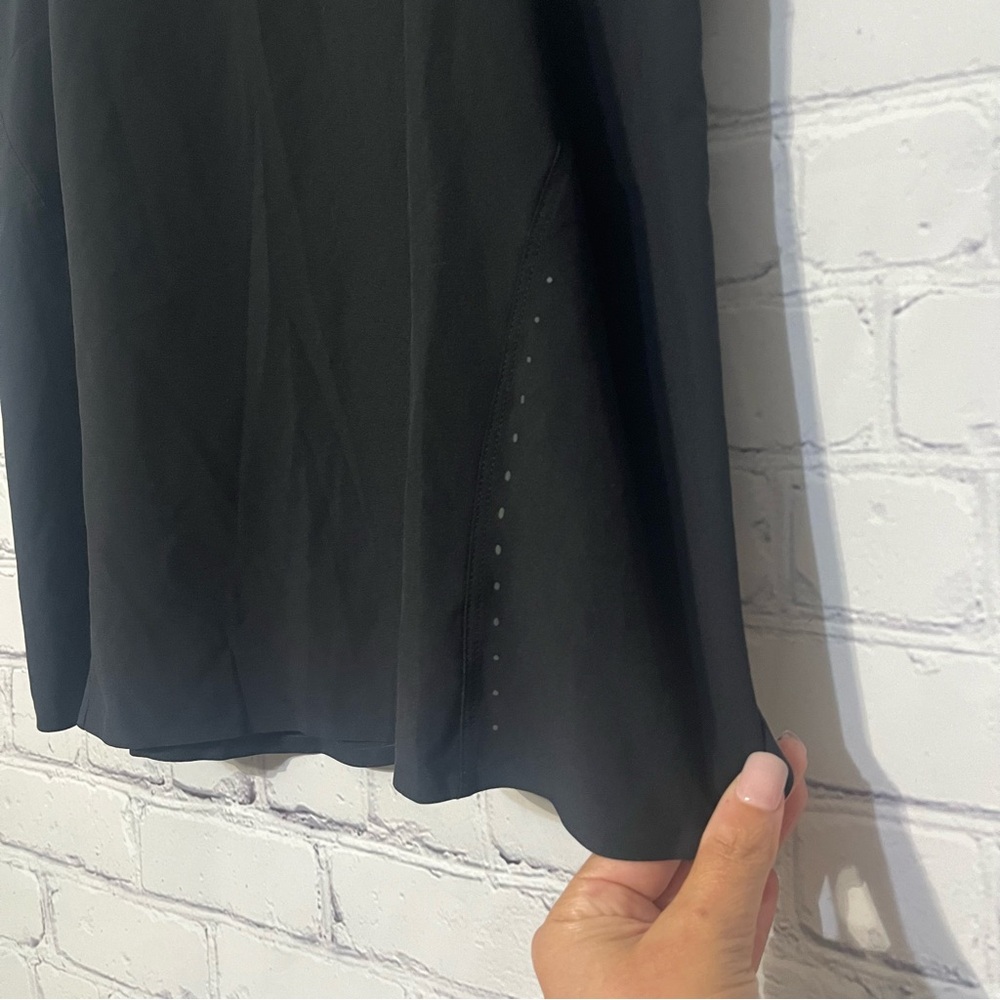 Lululemon Lightweight Stretch Running Tank Top
Black Sz 10 Reflective Athletic - Picture 3 of 7